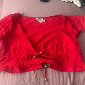 red crop tee tie in front